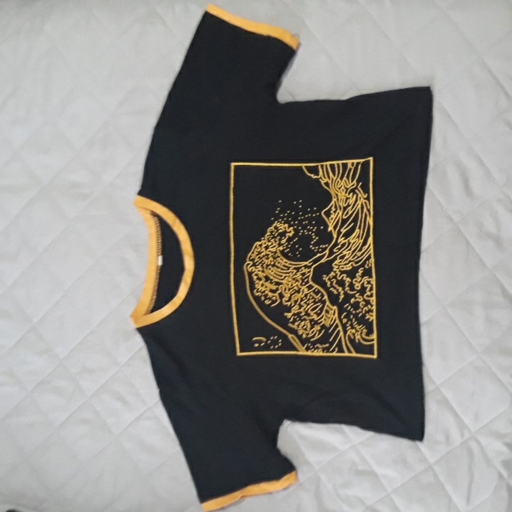 Cropped graphic tee